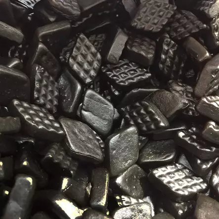 Salmiakkiruutu 50g - Salmiakki irtokarkit - 10104 - 1