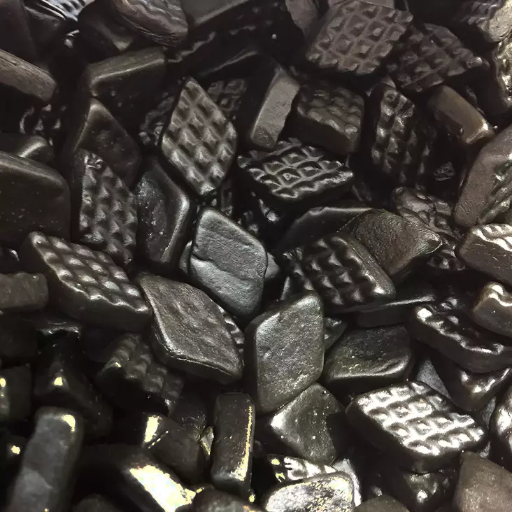 Salmiakkiruutu 50g - Salmiakki irtokarkit - 10104 - 1