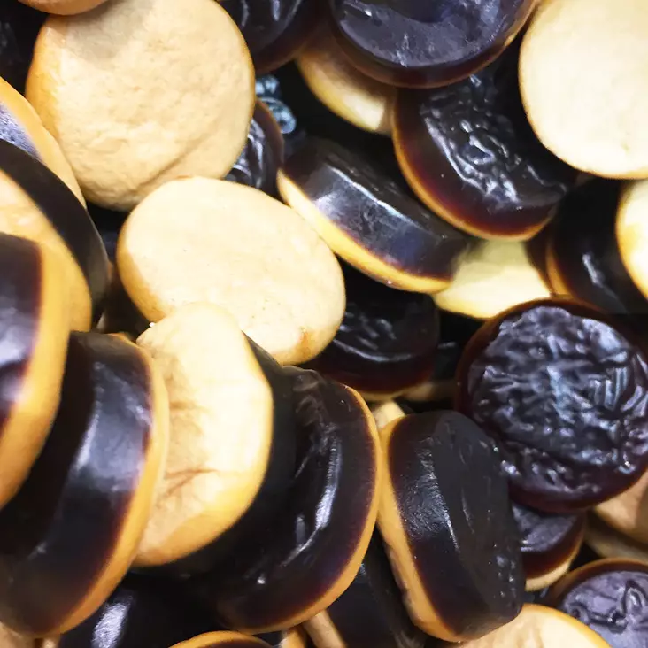 Matador Dark Pesetos 50g - Salmiakki irtokarkit - 10235 - 1